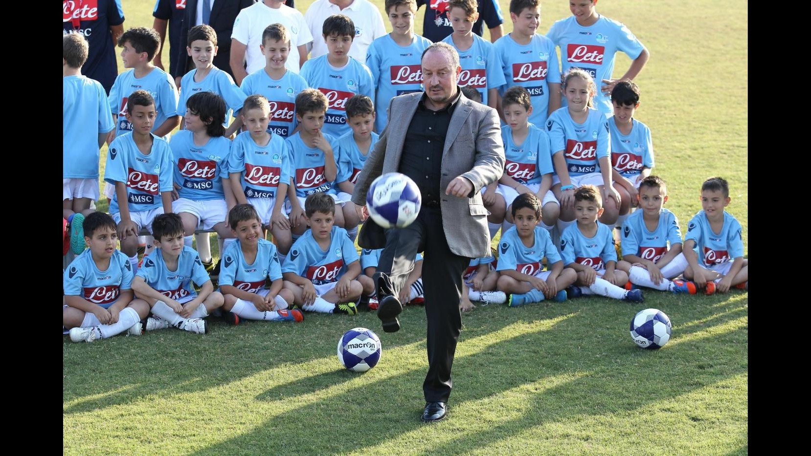 Benitez: Napoli mi ha accolto con entusiasmo, spero di restare a lungo