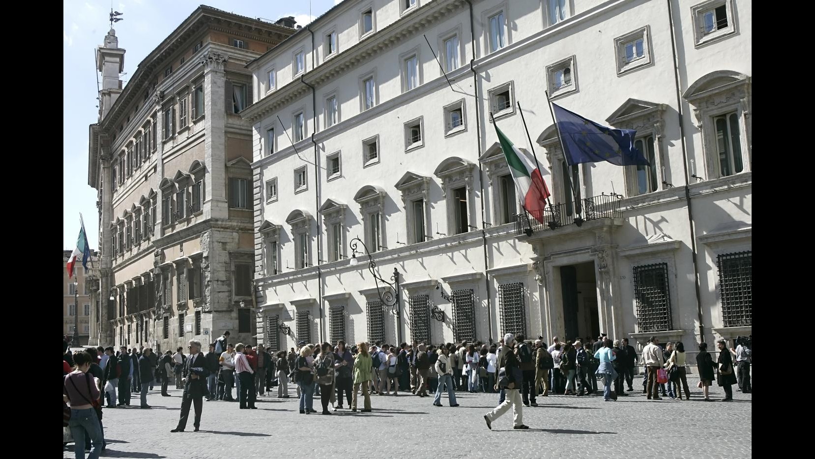 Palazzo Chigi: Ministri e viceministri pubblichino online redditi