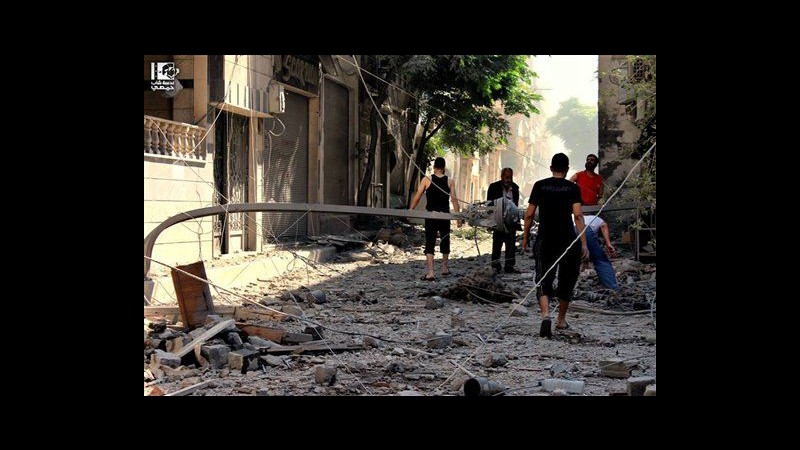 Siria, media di stato e attivista: Esercito avanza a Homs