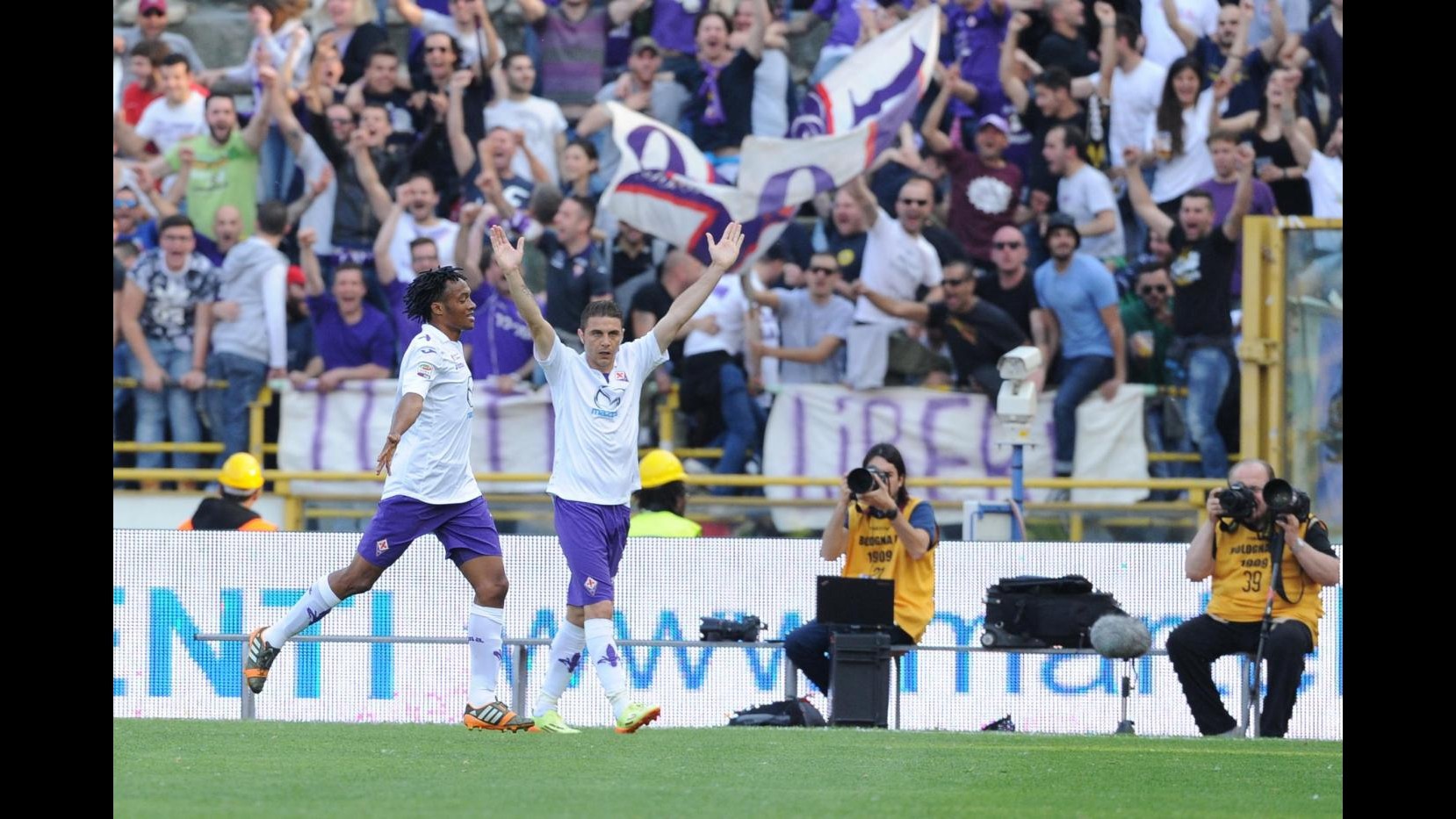 Fiorentina, cessione Alves chiave per Cuadrado al Barça. Livorno cede Paulinho all’Al Arabi