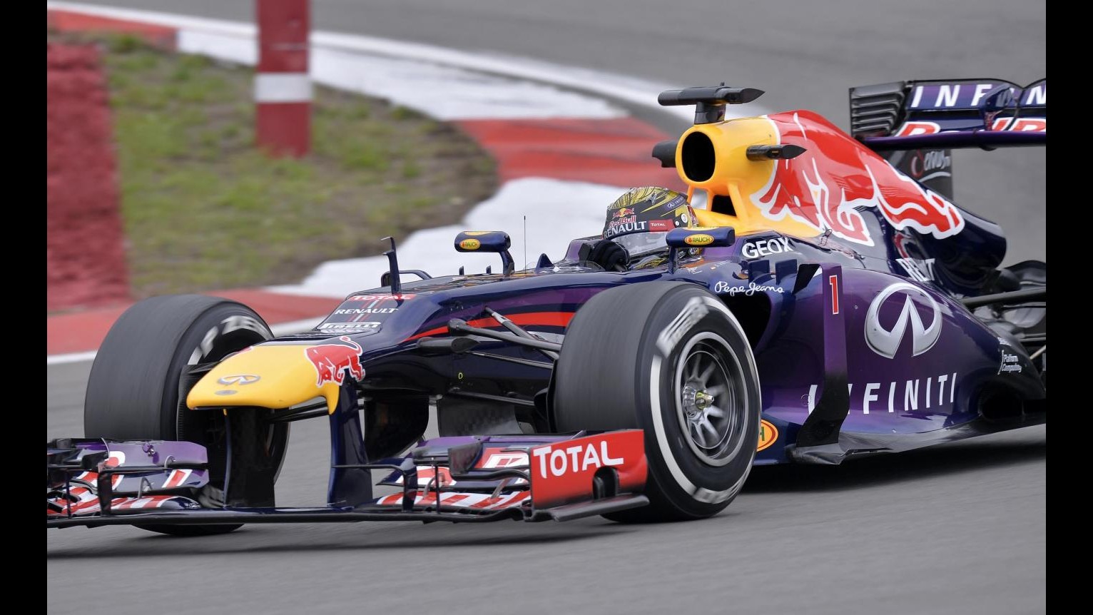 F1, Gp Germania: Vettel domina seconde libere, Alonso torna in pista ed è sesto