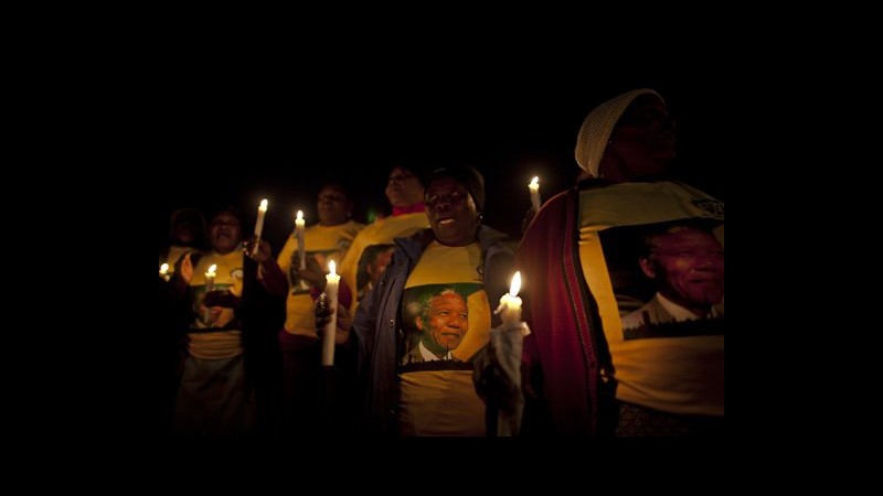 Desmond Tutu a familiari Mandela: Basta egoismi, rispettate suo nome