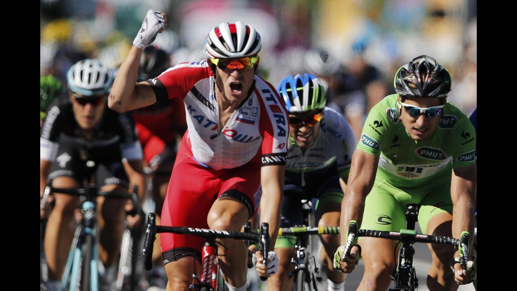 Tour de France, Kristoff concede il bis e vince la 15/a tappa. Nibali resta in maglia gialla