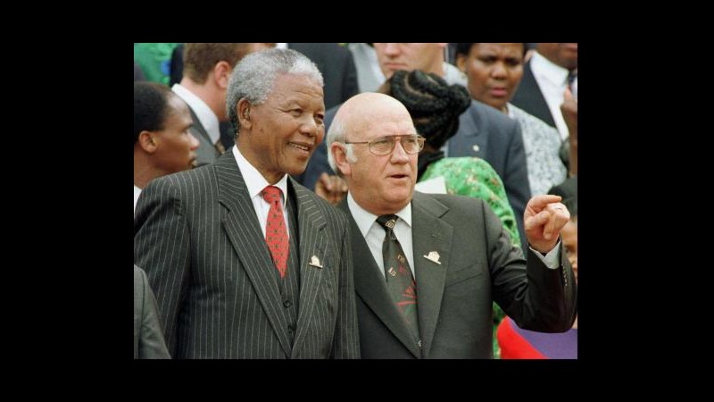 Sudafrica, impiantato con successo pacemaker a ex presidente de Klerk