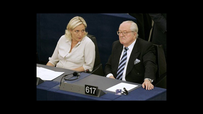 Francia, Parlamento Ue revoca immunità a Marine Le Pen