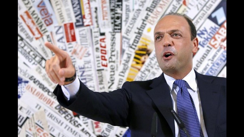 Lavoro, Alfano: Articolo 18 va abolito entro fine agosto