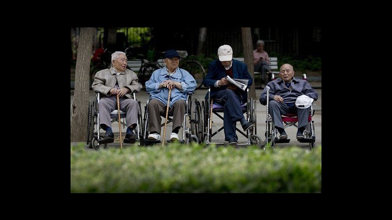 Cina, nuova legge impone visite e sostegno emotivo a genitori anziani