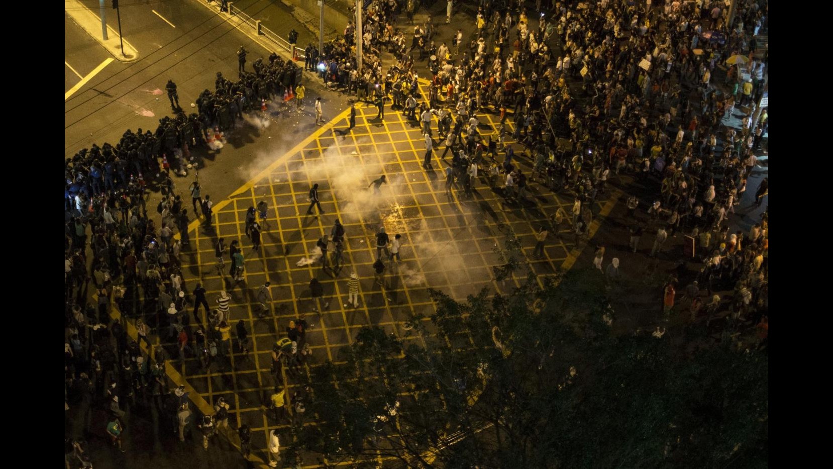 Confederations Cup, incidenti all’esterno del Maracana: polizia usa gas lacrimogeni
