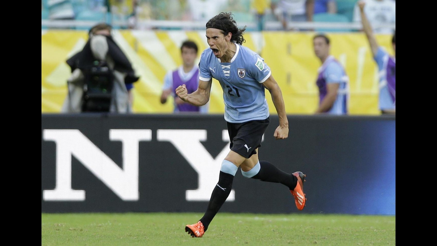 Cavani: Bravi Azzurri. Futuro? Tornerò presto in Italia, forza Napoli