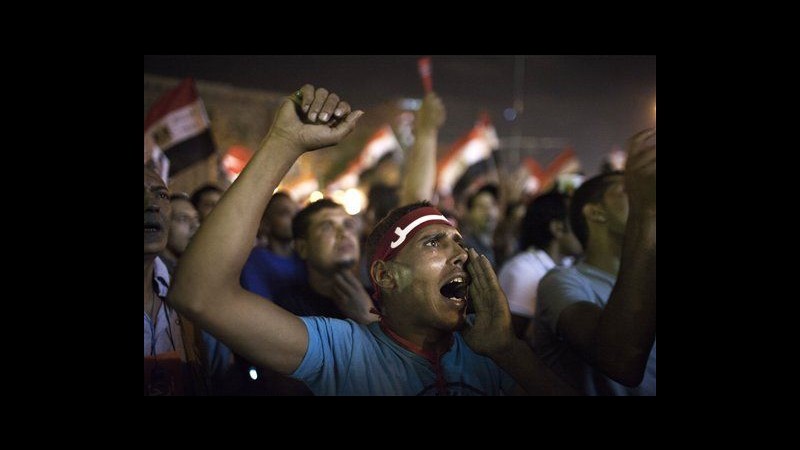Egitto, centinaia di migliaia in piazza: scontri tra oppositori e sostenitori Morsi