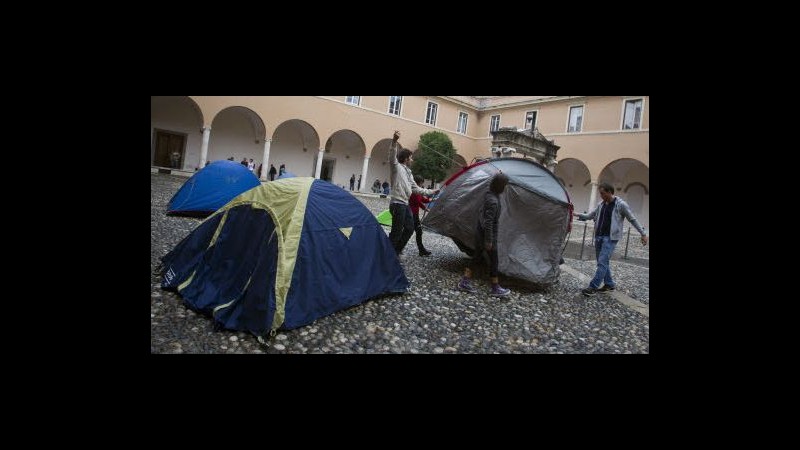 Crisi, 6 famiglie su 10 in ferie con meno di mille euro: in tenda