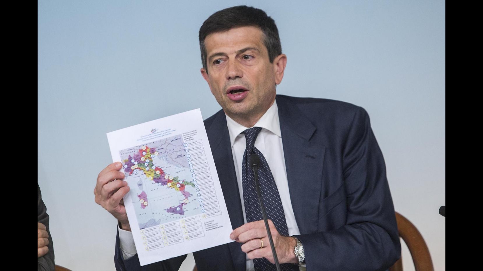Alitalia, Lupi: Compagnia torna tra le prime del mondo