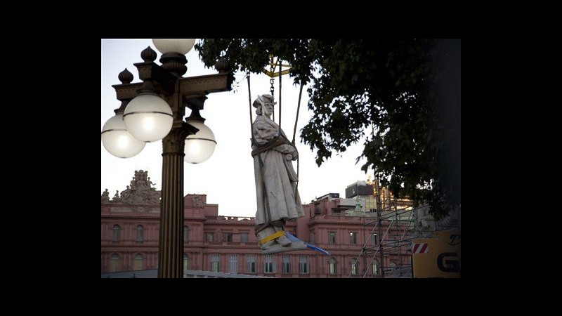 Via statua di Colombo a Buenos Aires, scontento nella comunità italiana