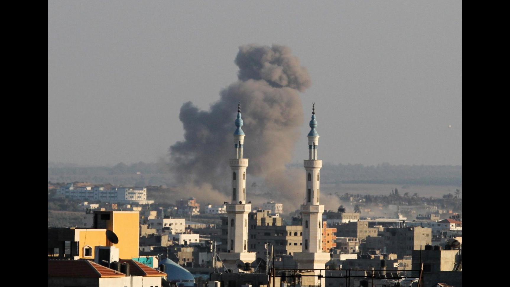 Gaza, tregua scaduta. Ricominiciano i bombardamenti: un bimbo ucciso