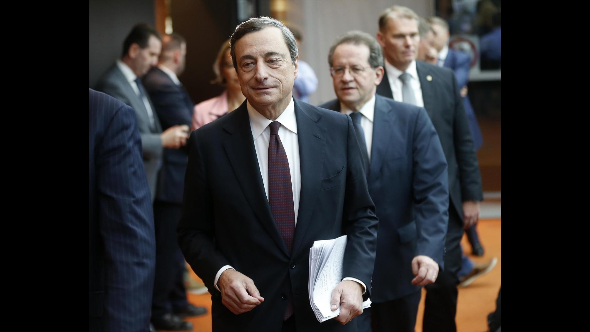 Draghi: Misure adottate per Bes possono far stare tranquille banche Ue