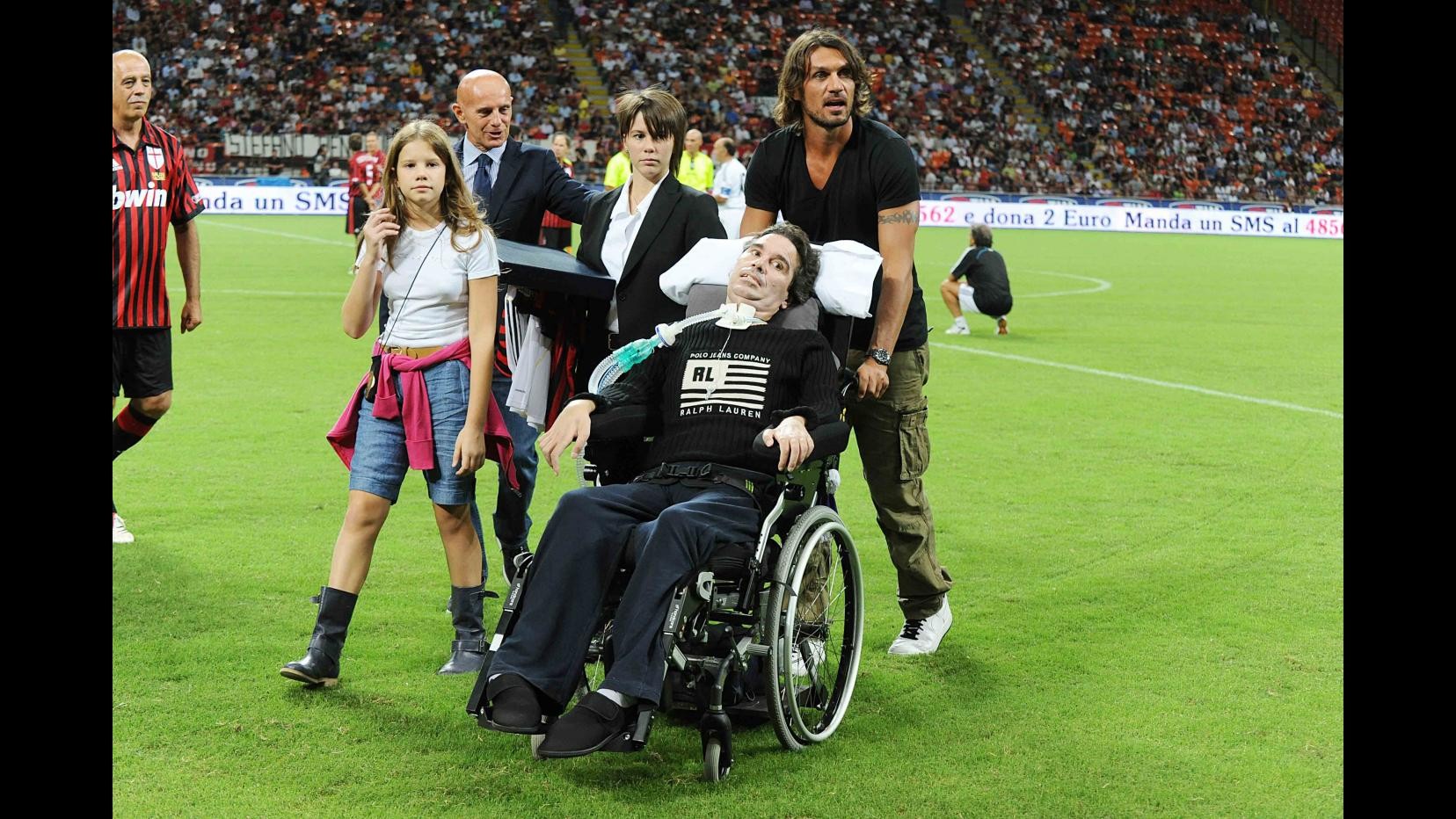 Il calcio italiano piange Stefano Borgonovo, era malato di Sla. Azzurri con lutto al braccio
