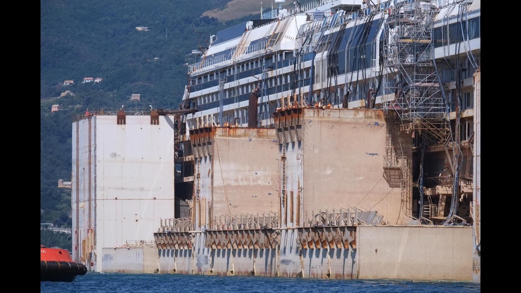 Costa Concordia, ricerche disperso concentrate su zona poppiera ponte 4