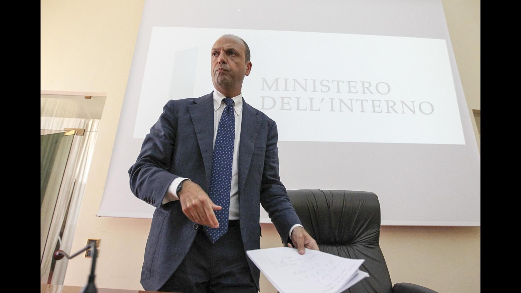 Alfano su imam espulso: Inaccettabile istigazione odio antisemita