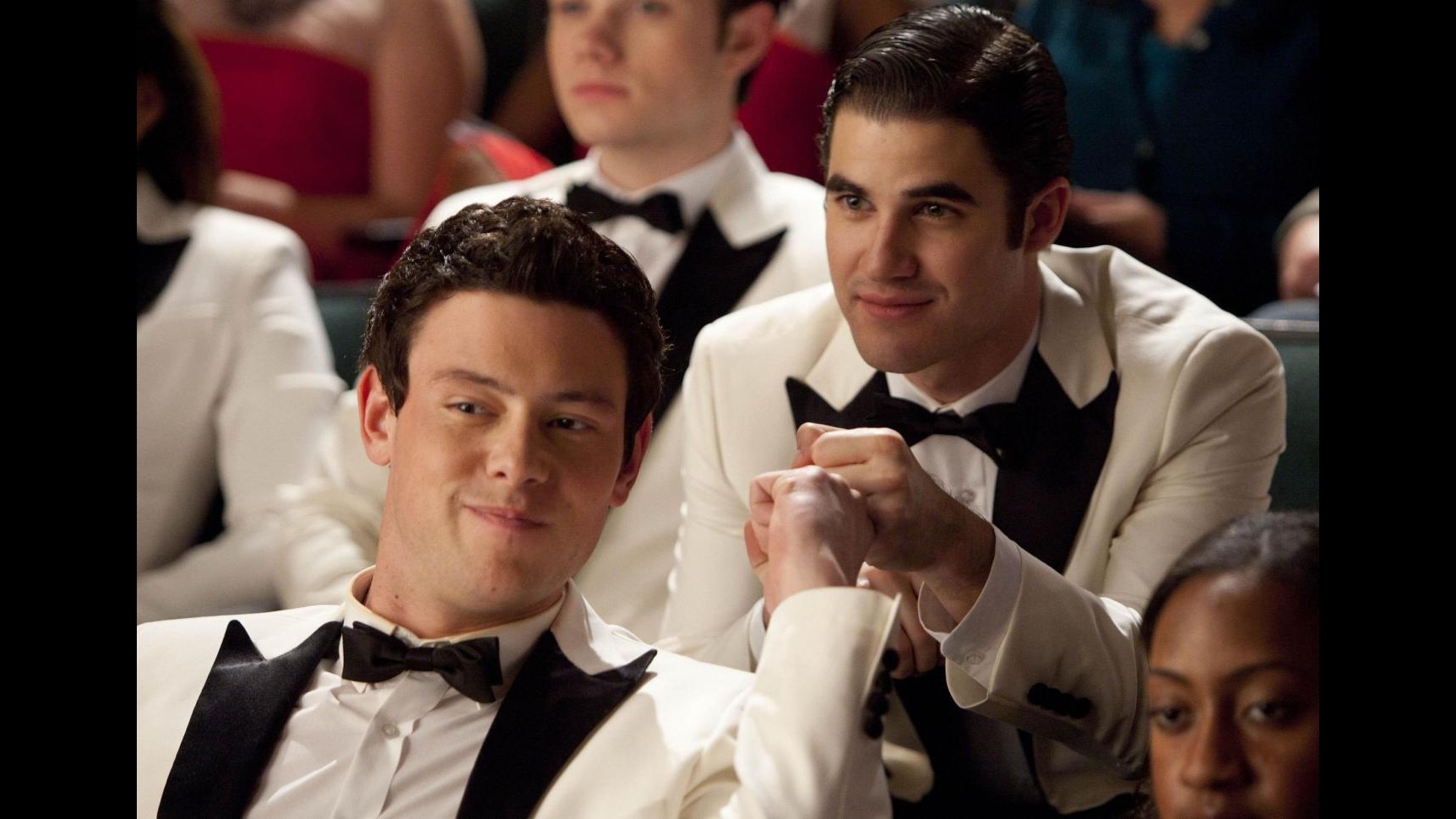 Cast di ‘Glee’ ricorda Cory Monteith: per lui musica e lacrime