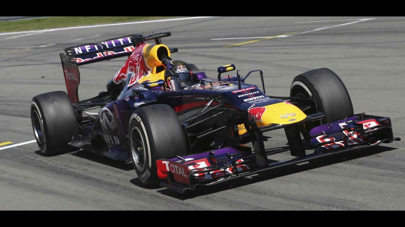 F1, Gp Ungheria: Vettel e Webber dominano prime libere, Alonso 4°