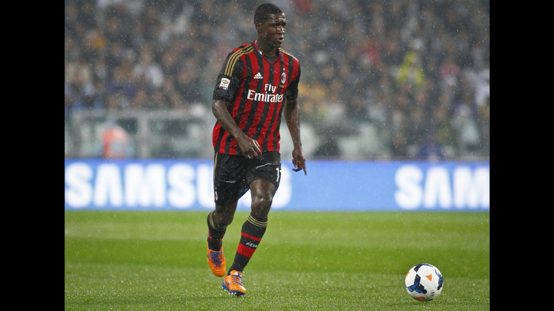 Calcio, Zapata: Milan deve mettercela tutta per arrivare tra le prime 3