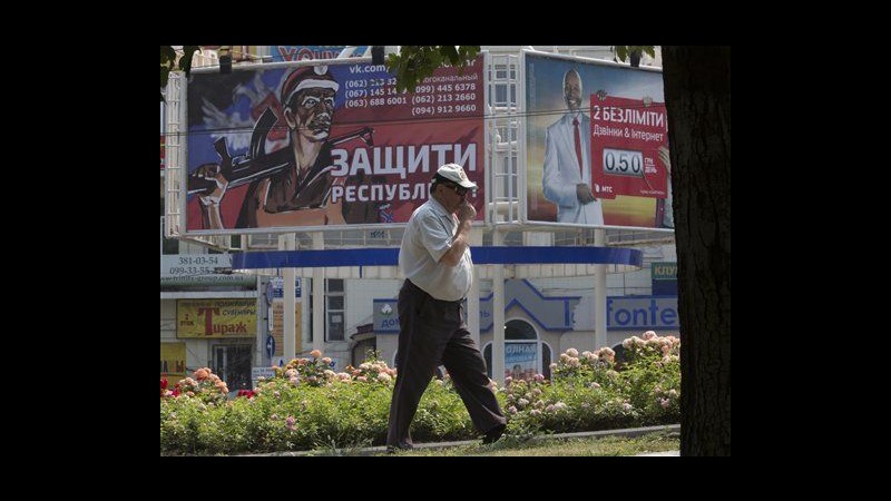 Oltre 400 militari di Kiev hanno passato il confine con la Russia