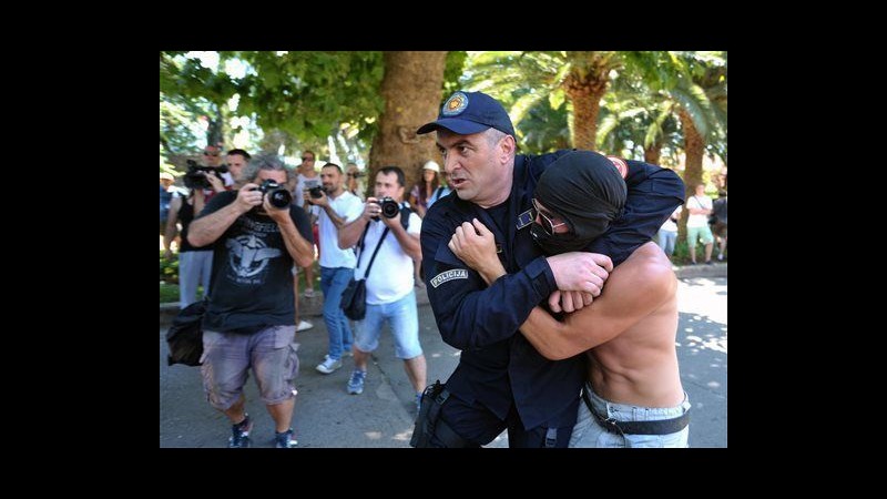 Scontri a Budva al primo gay pride in Montenegro: 20 arresti