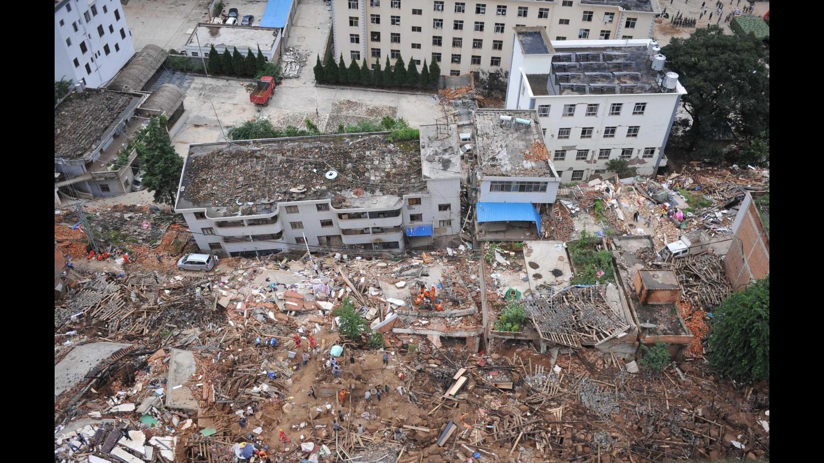 Cina, sale a 398 morti il bilancio del terremoto in Yunnan