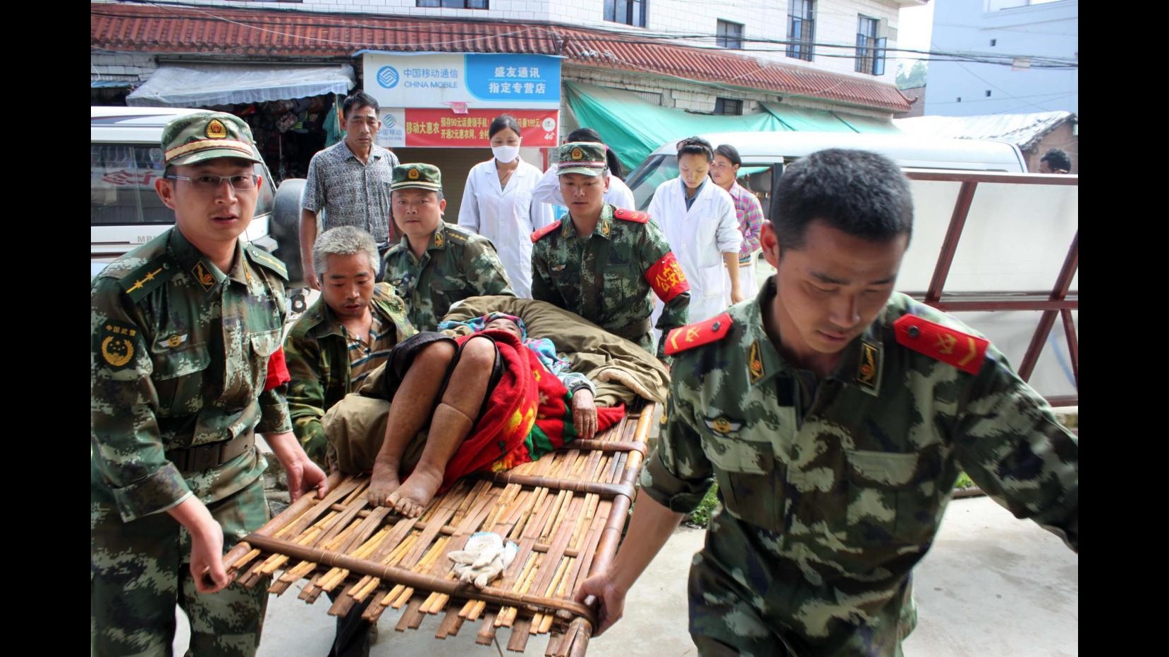 Cina, 367 morti per terremoto in Yunnan: oltre 1880 i feriti