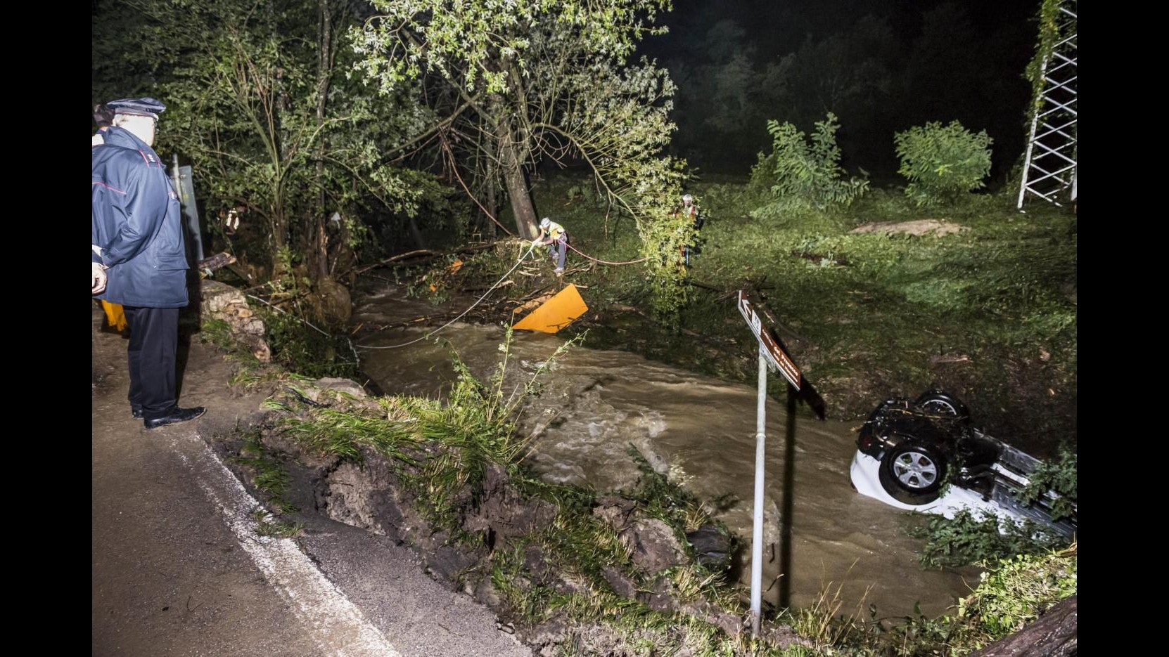 Maltempo, Governo: Al lavoro contro rischio frane e alluvioni