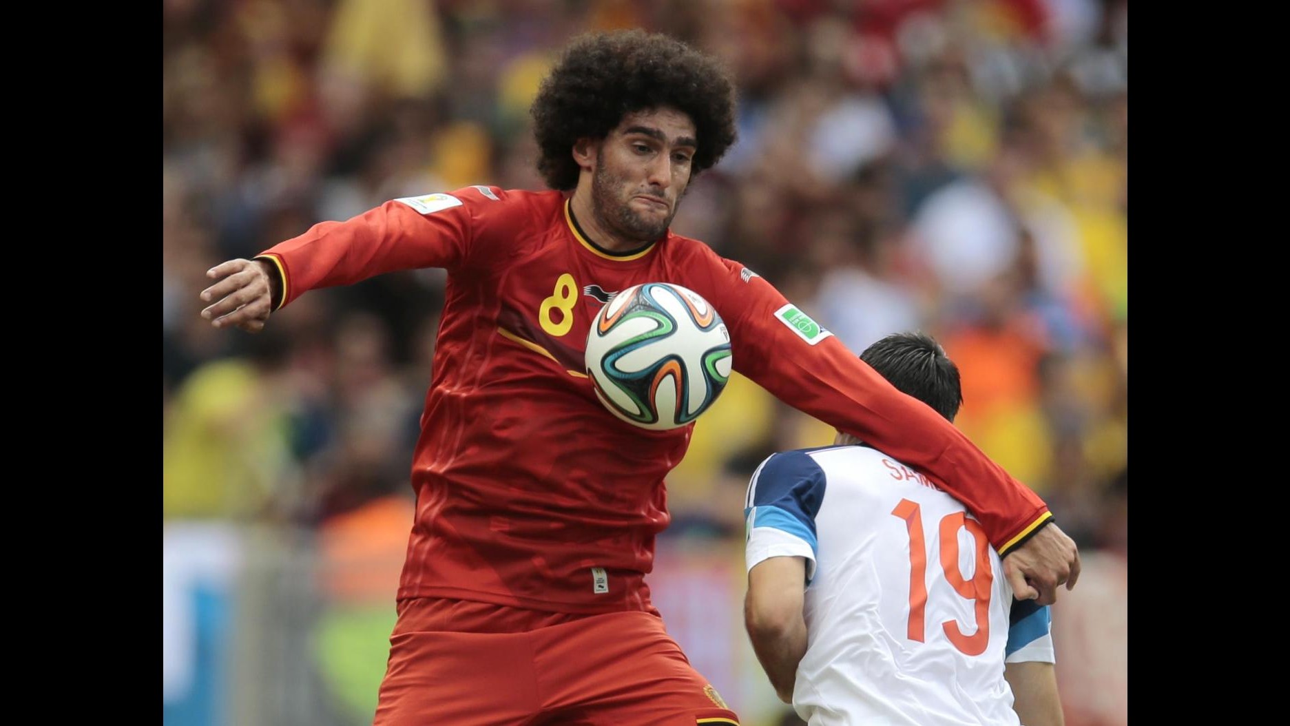 Calcio, stampa inglese: United apre a prestito Fellaini al Napoli