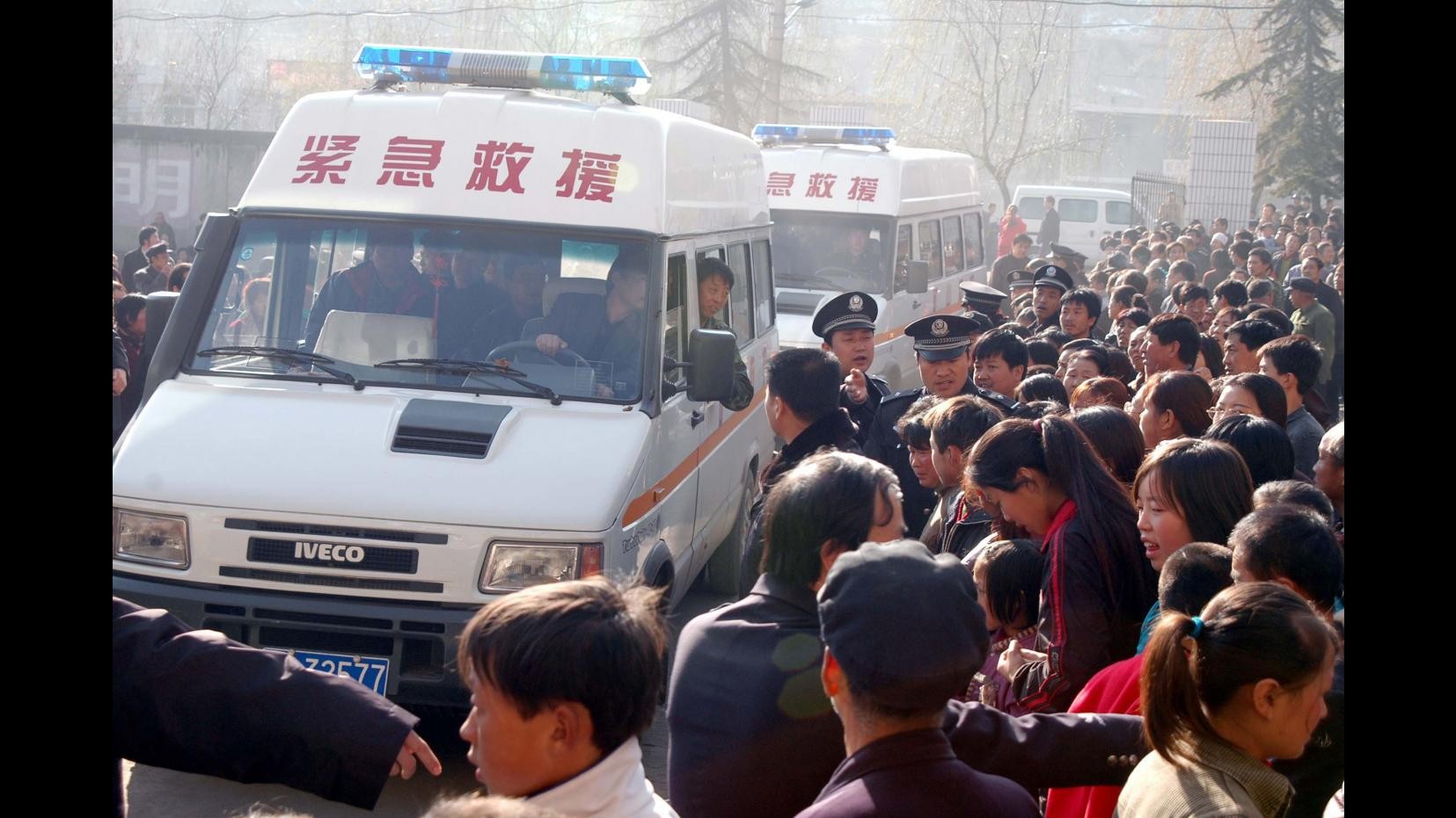 Cina, esplosione in fabbrica: 68 morti, quasi 200 feriti