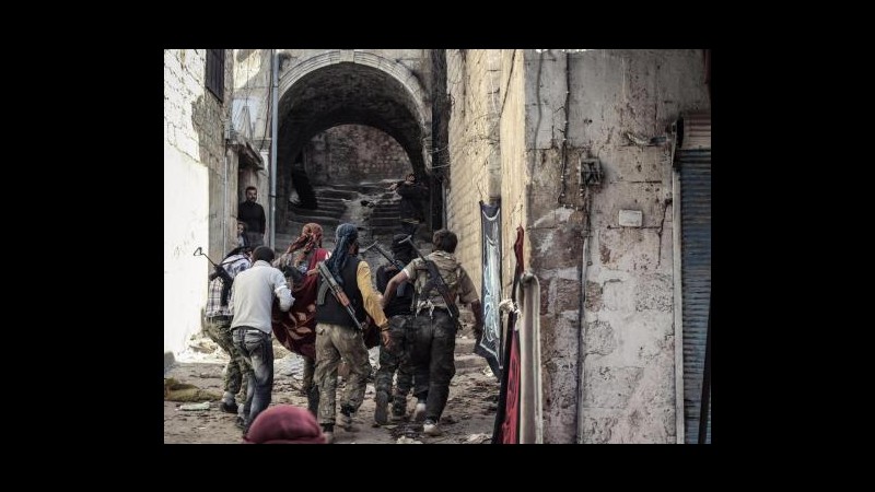 Siria, attivisti: Uccisi 75 ribelli a Damasco in ultime 24 ore
