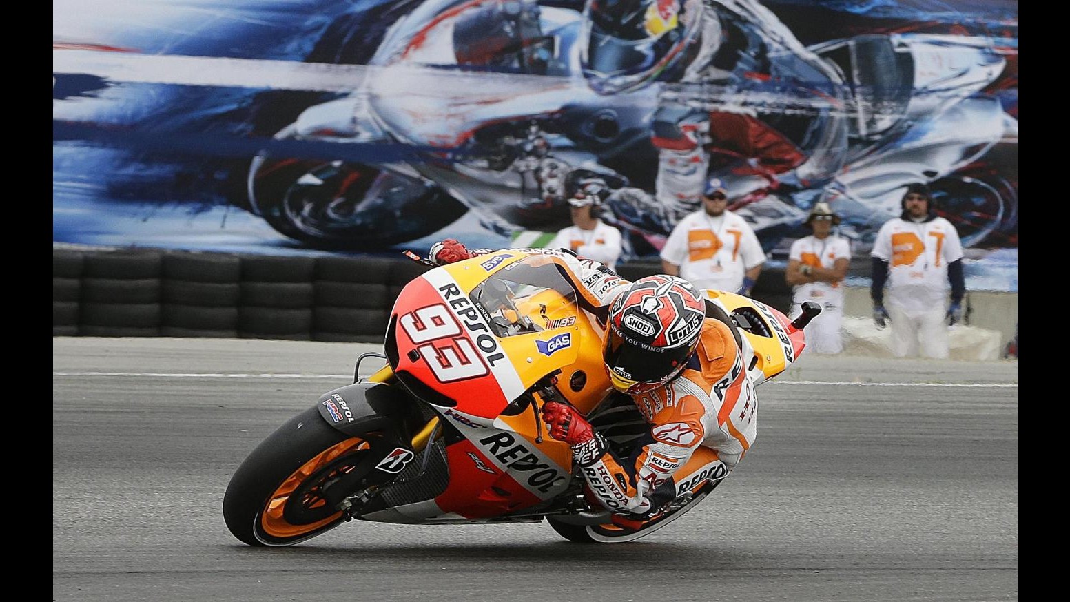 MotoGp, Gp Usa: Marquez trionfa a Laguna Seca, Rossi è terzo dietro Bradl