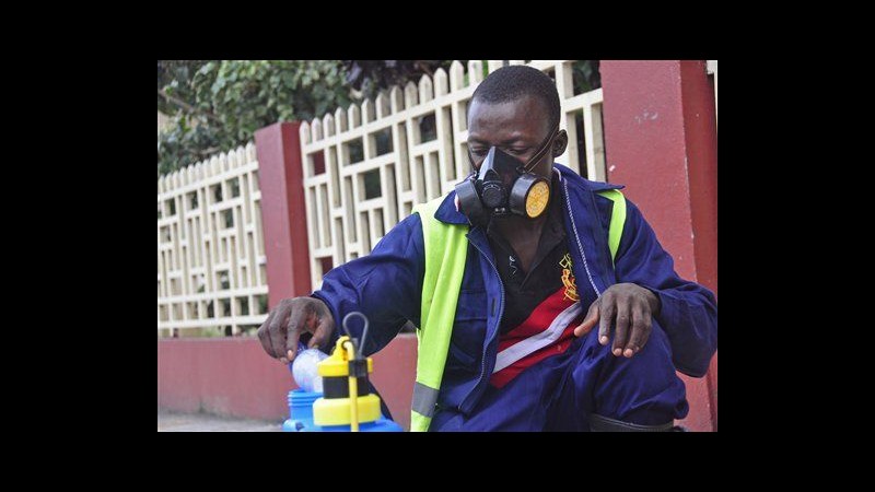 Ebola, Oms lancia piano di contrasto da 100 mln dollari in Africa