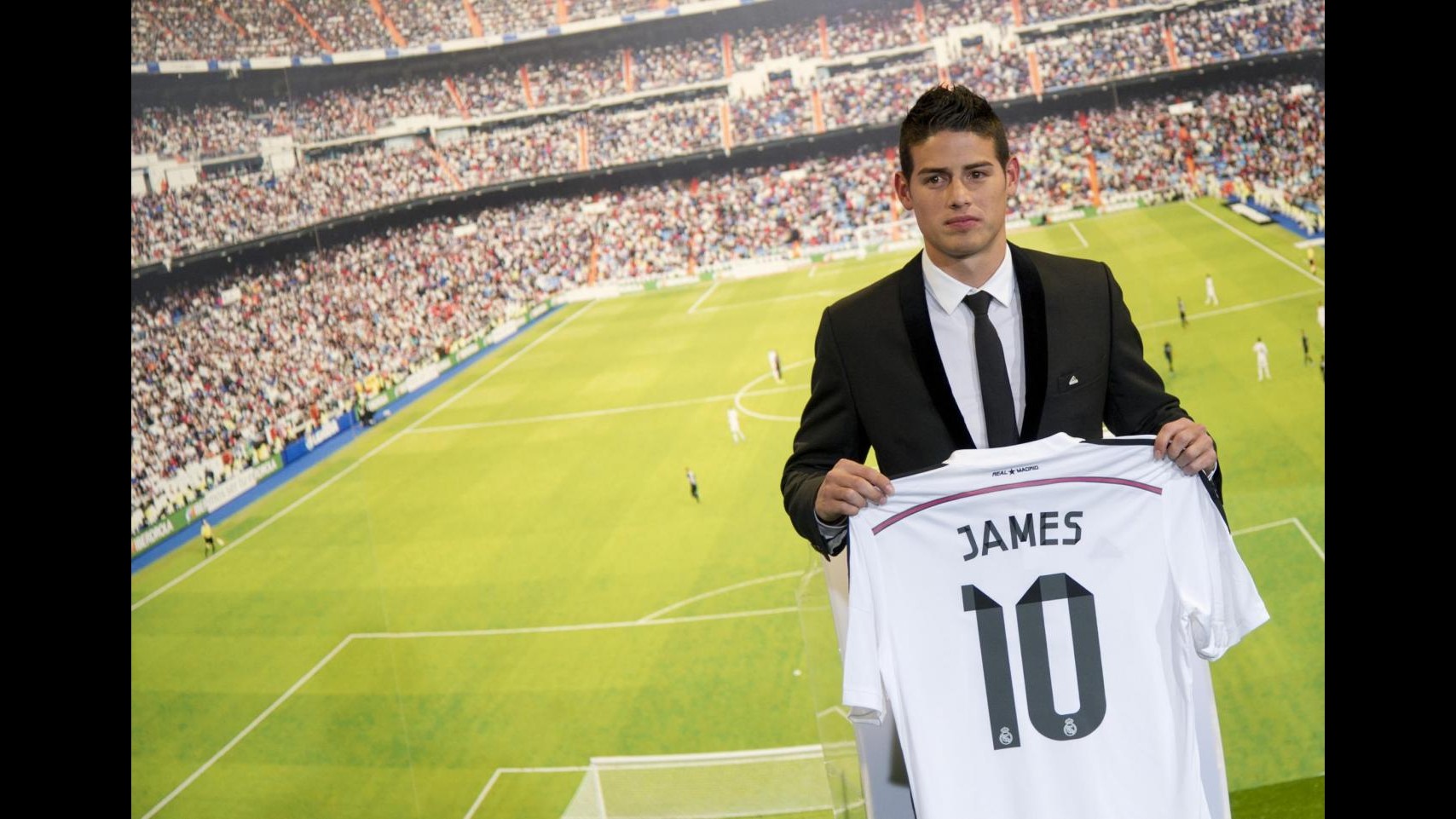 Real Madrid, primo allenamento per la nuova stella James Rodriguez