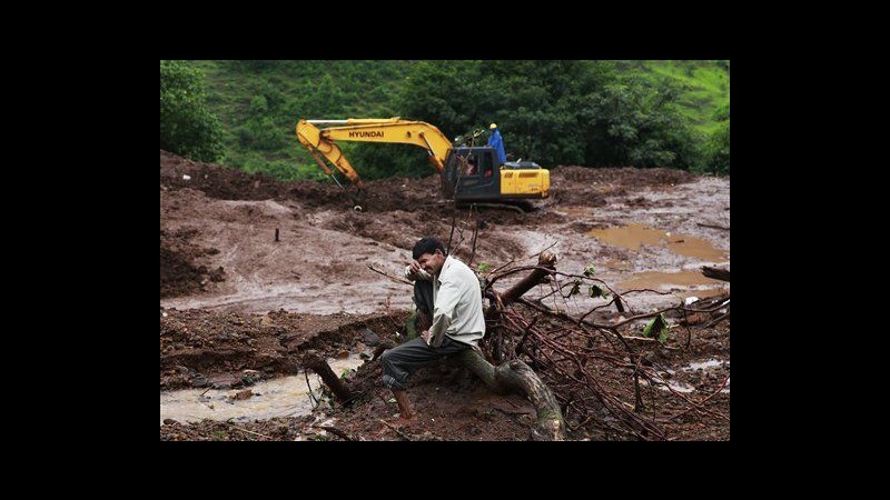 India, salgono a 63 i morti per frana in distretto Pune