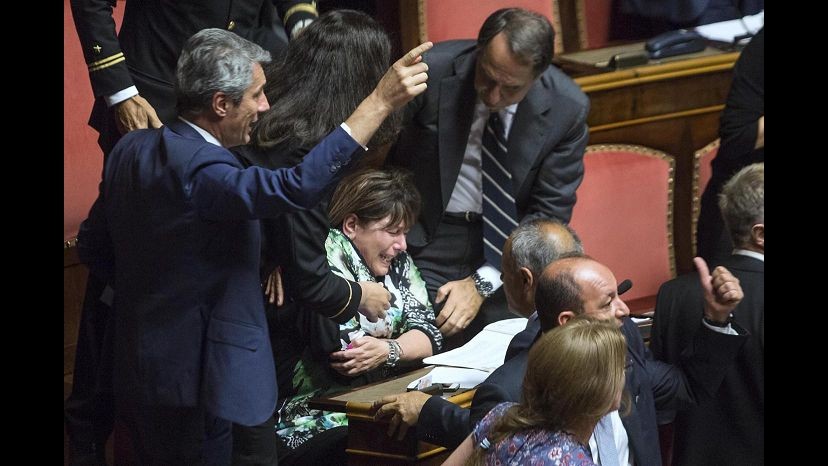 Riforme, senatrice Bianconi in ospedale dopo bagarre al Senato