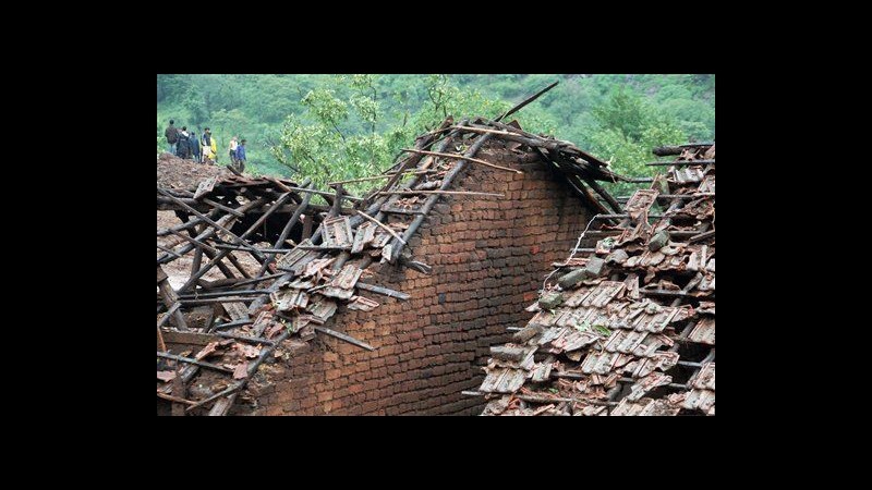 India, 30 i morti per frana su villaggio nell’ovest del Paese