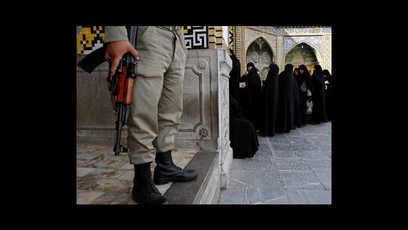 Iraq, Ahmadinejad visita santuario Najaf sacro a sciiti, poi Karbala