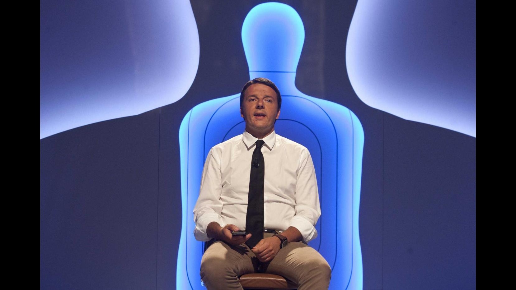 Renzi: Mi candido solo con primarie aperte diversamente no