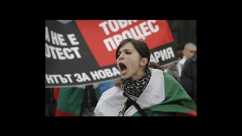 Bulgaria, dimostranti in protesta da 35 giorni bloccano Parlamento