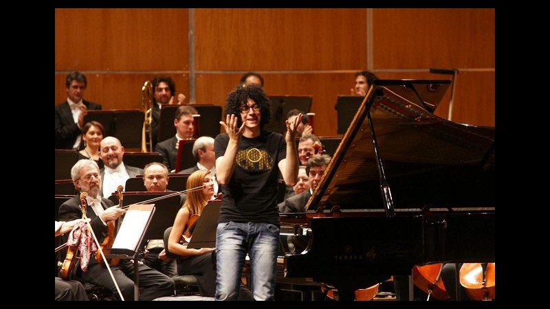 Giovanni Allevi: La papaya mi aiuta contro la depressione!»