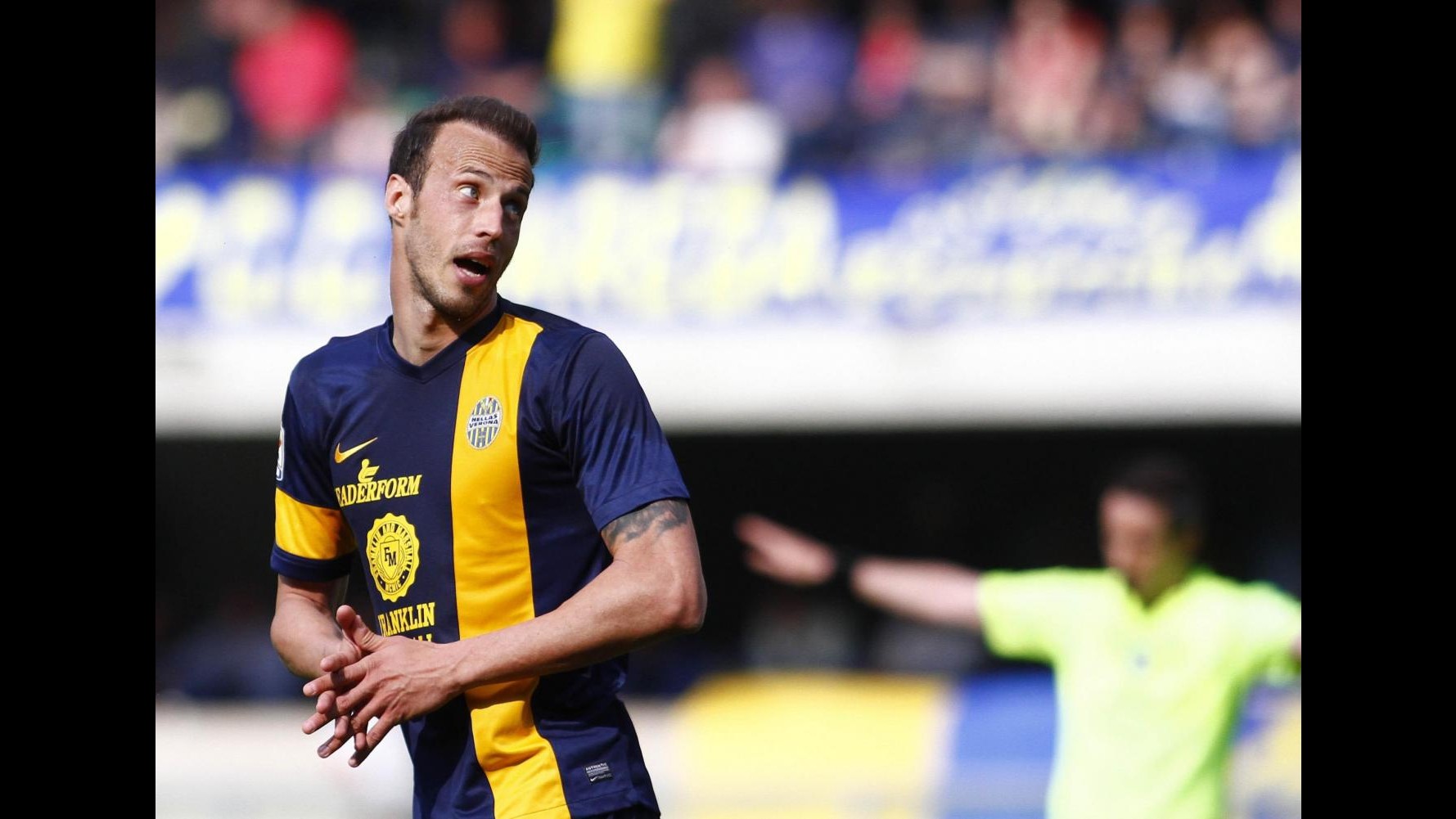 Hellas Verona, Moras vola in Australia per donare midollo al fratello malato di leucemia