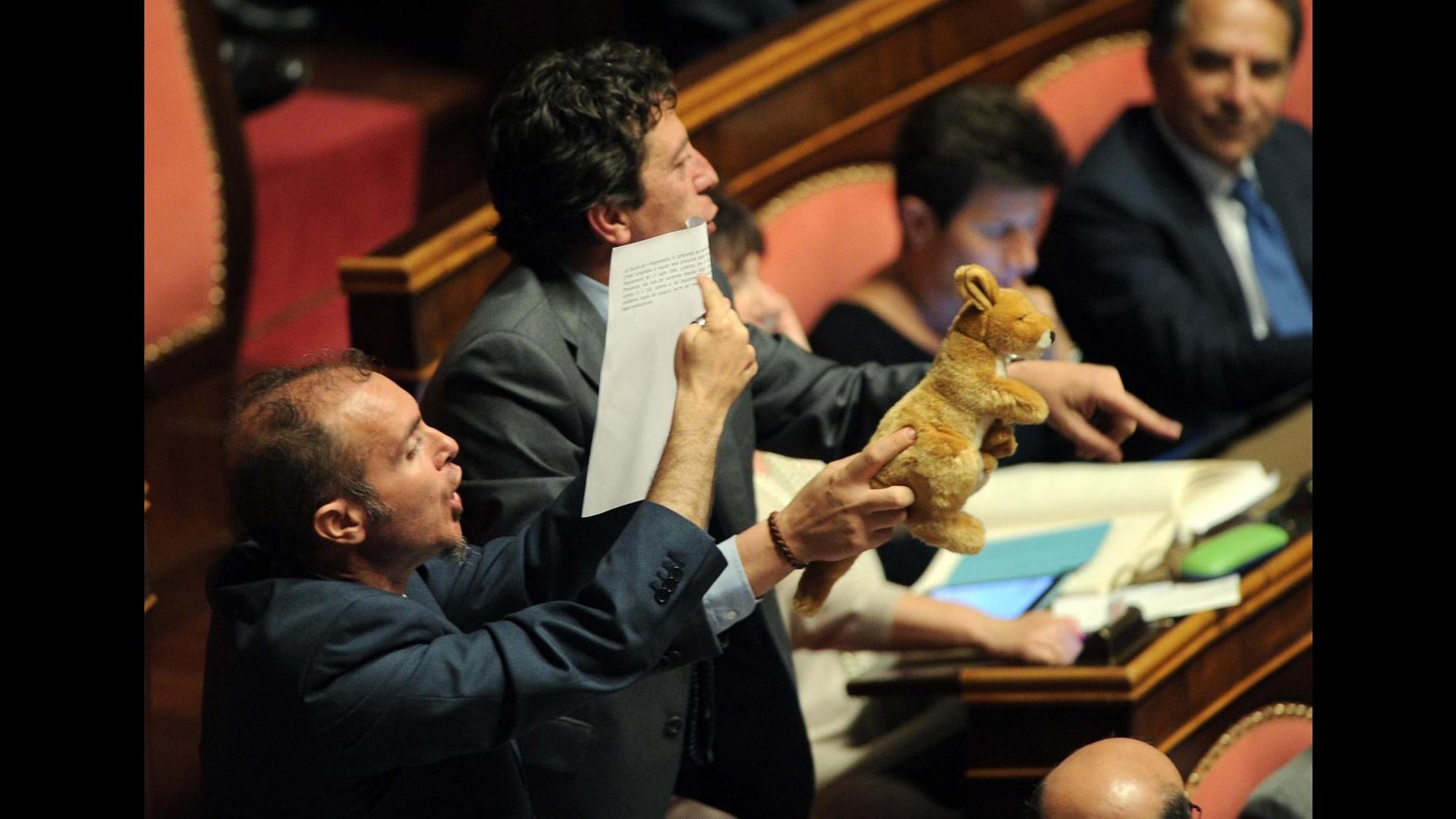 Riforme, Grasso inaugura ‘cangurino’. Renzi: Avanti, non molliamo