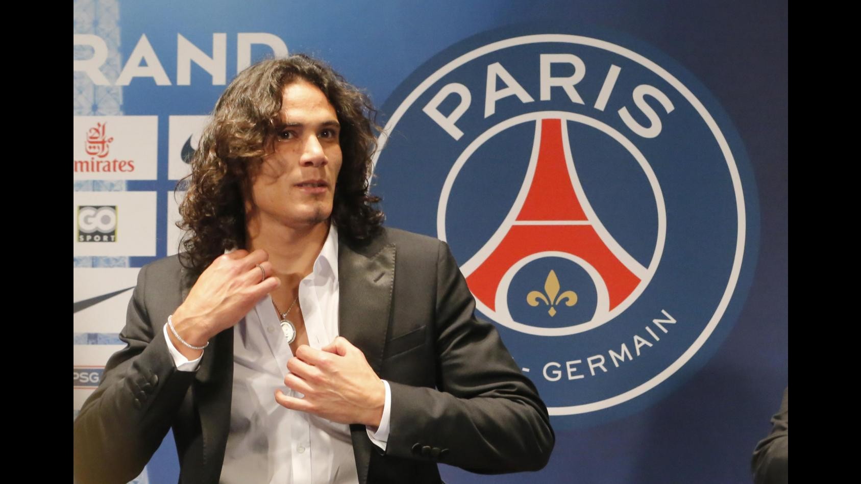 Cavani: Voglio aiutare Psg a vincere prossima Champions League. Un piacere giocare accanto a Ibra