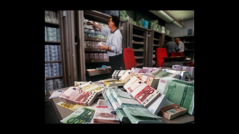 Banche, Abi: Volano sofferenze, non si ferma il calo dei prestiti