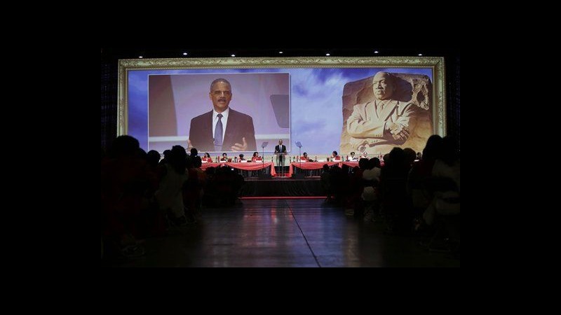 Usa, Holder: Omicidio Trayvon Martin tragico e non necessario