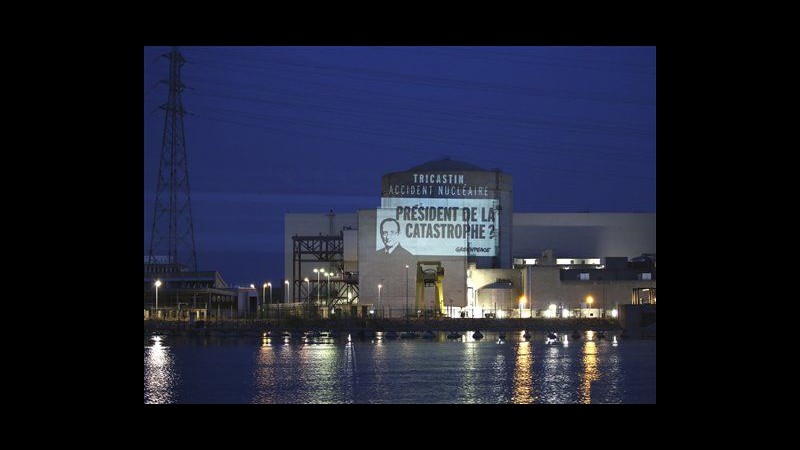 Francia, attivisti Greenpeace irrompono in centrale nucleare Tricastin