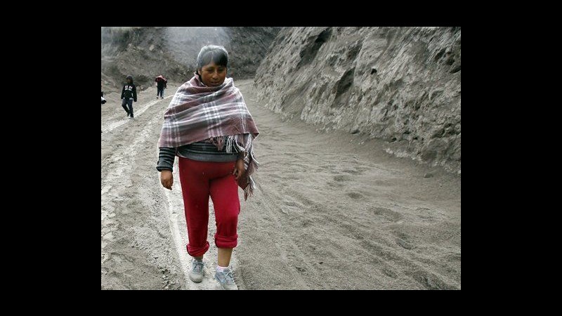 Ecuador, erutta vulcano Tungurahua: evacuate 200 persone